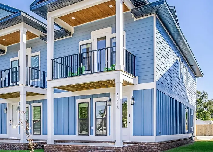 Apartment Downtown Sea Escape *