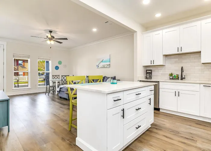 Downtown Sea Escape Apartment Pensacola