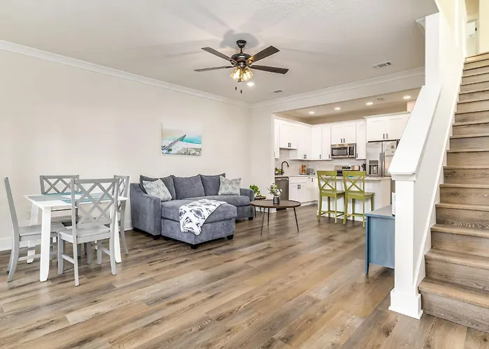 Downtown Sea Escape Apartment Pensacola
