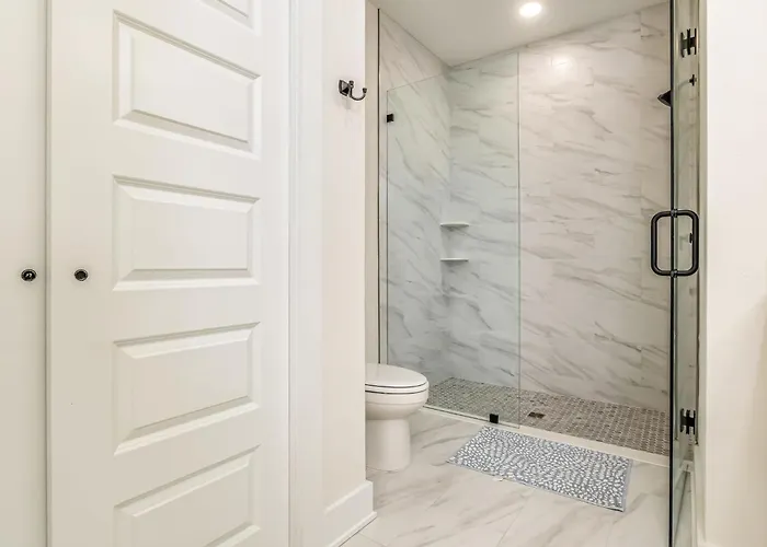 Downtown Sea Escape Apartment