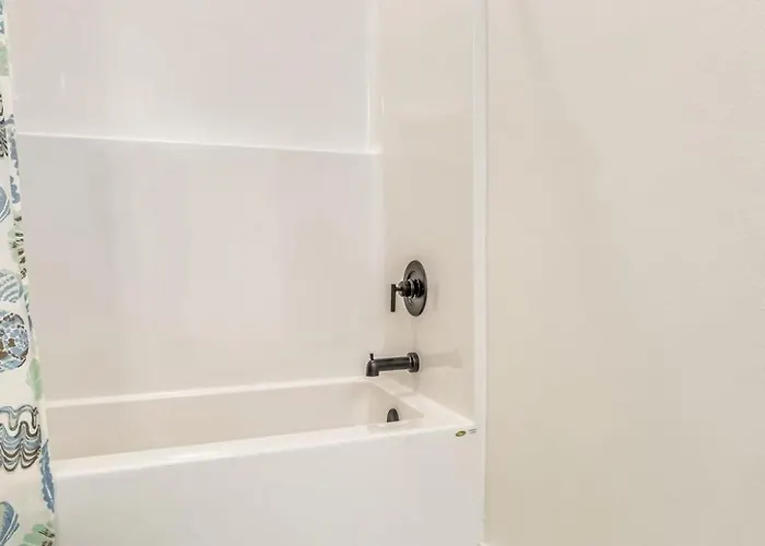 Downtown Sea Escape Apartment Pensacola