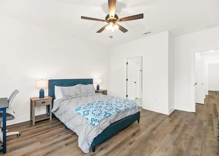 Downtown Sea Escape Apartment Pensacola